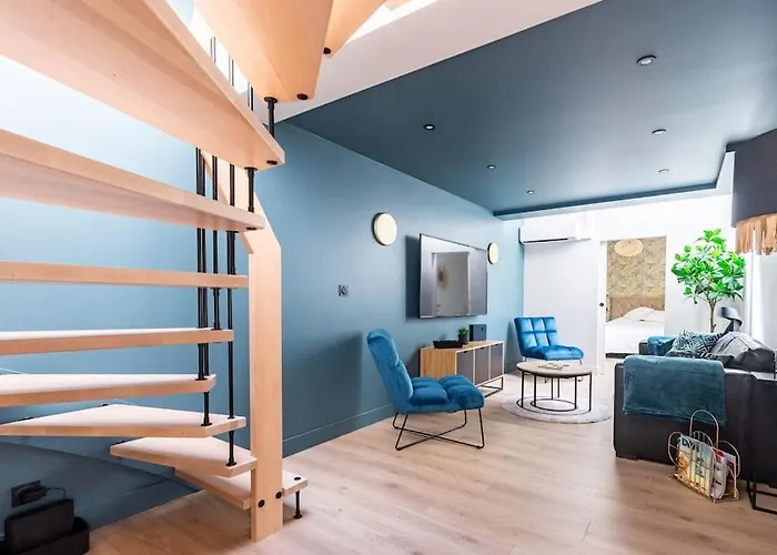 Le Loft Du Parvis : Spacieux, Central & Elegant.